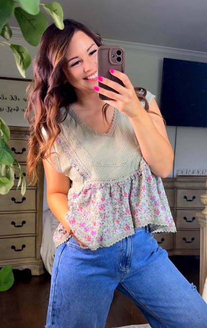 V Neck Sleeveless Floral Print Top