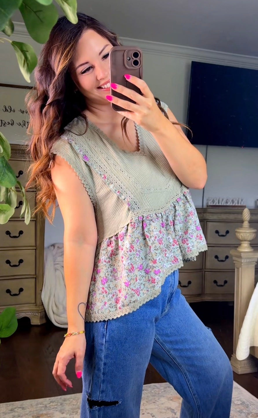 V Neck Sleeveless Floral Print Top