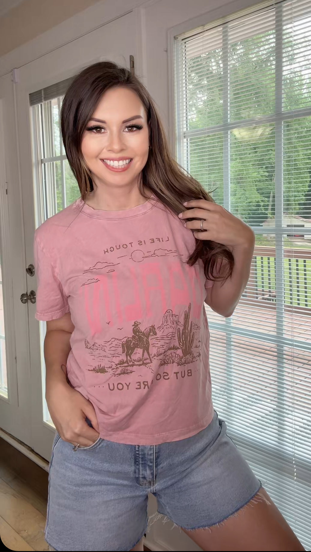 Darlin Graphic Tee (2 Colors)