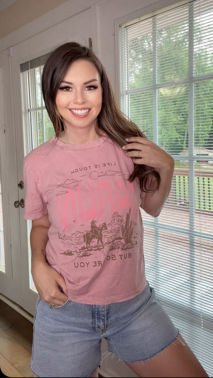 Darlin Graphic Tee (2 Colors)