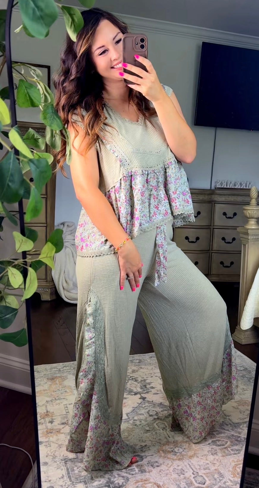 Ruffle Detail Floral Pattern Pants