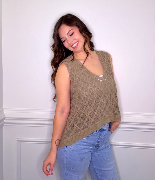 Diamond Weave V- Neck (3 colors)