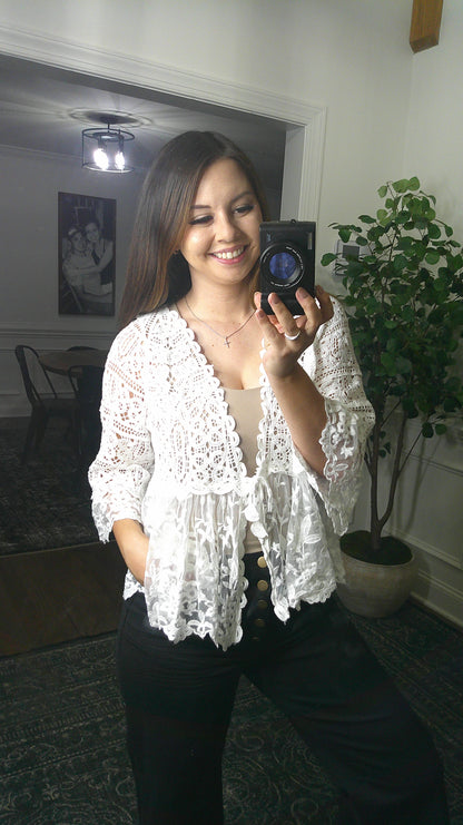 Elegant In Lace Cardigan (POL)