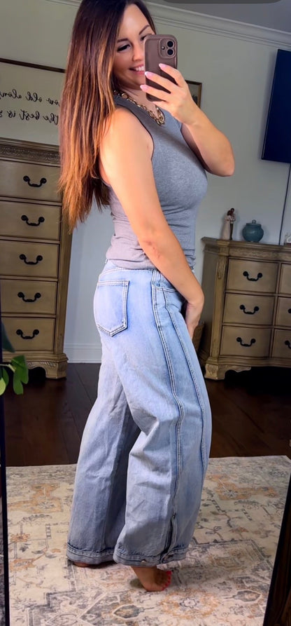 Vintage Curve Wide-Leg Jeans Aaron & Amber
